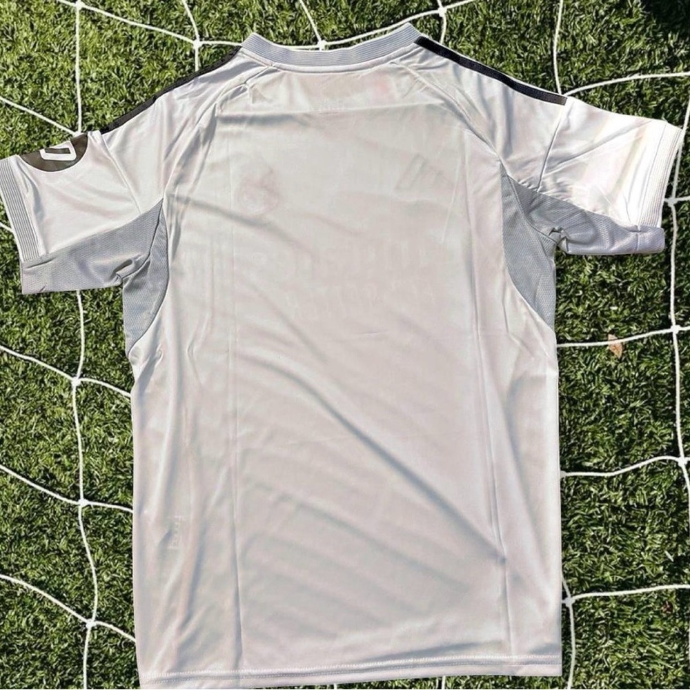 Adidas Real Madrid White and Black Jersey - Picture 3 of 4